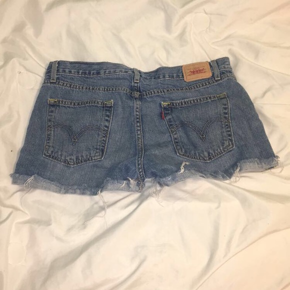 levi jean shorts - Picture 2 of 2